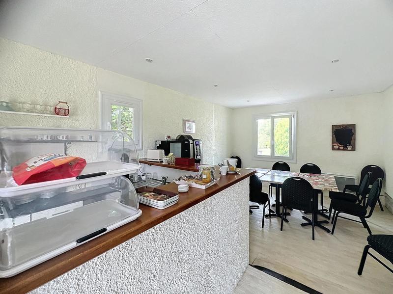 Local commercial - 43 m² - 9 pièces