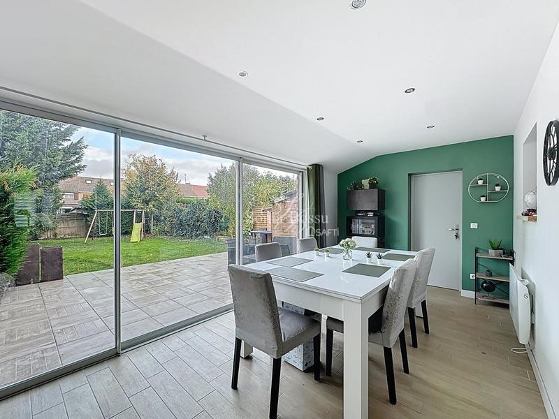 Maison - 90 m² - 5 pièces