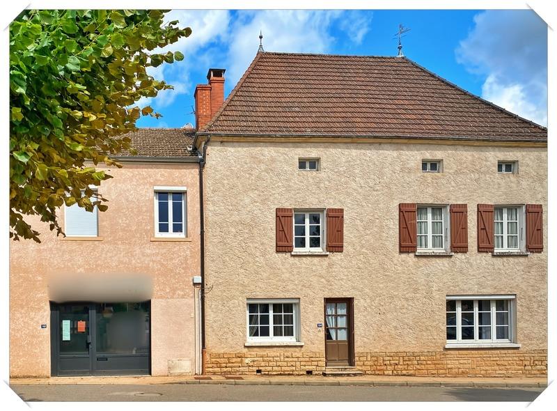 Maison de village - 473 m² - 12 pièces