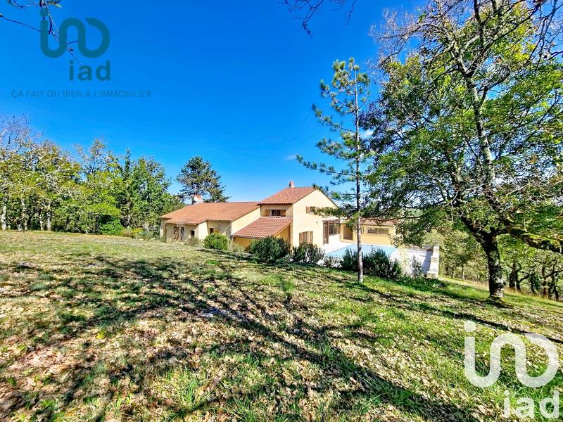 Maison - 201 m² - 7 pièces