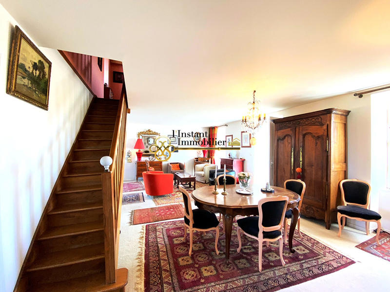 Maison - 190 m² - 8 pièces