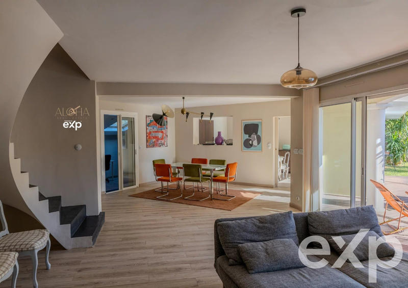 Villa - 255 m² - 8 pièces