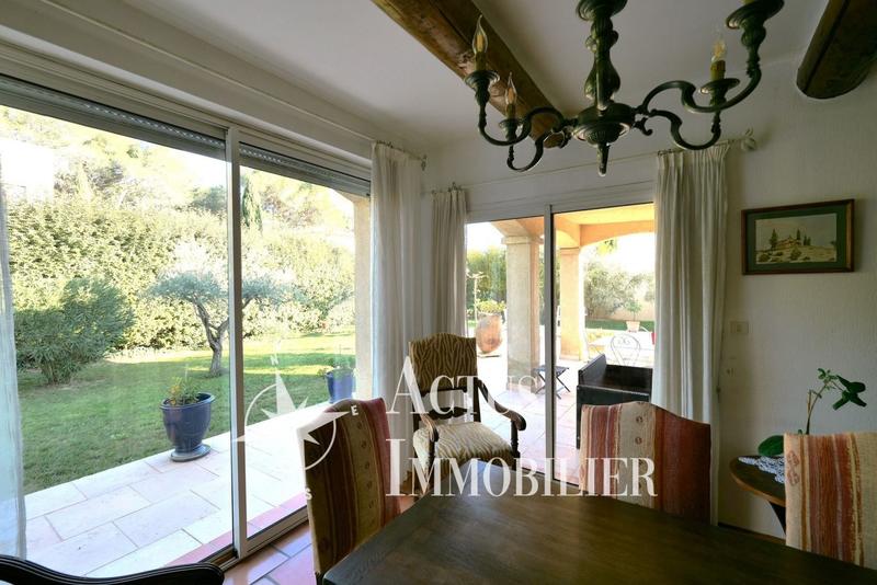 Maison - 209 m² - 6 pièces