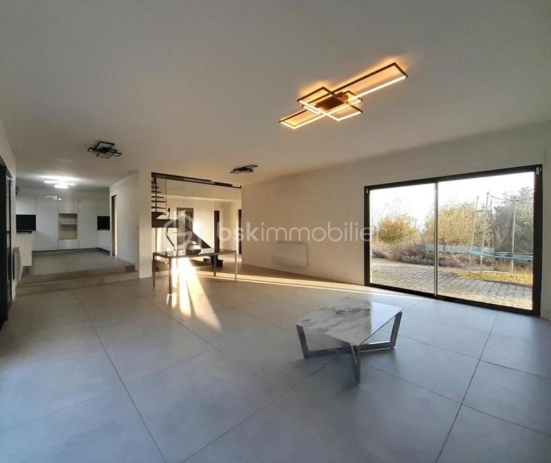 Maison - 163 m² - 5 pièces