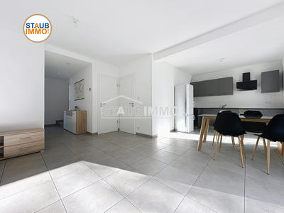 Maison - 90 m² - 4 pièces