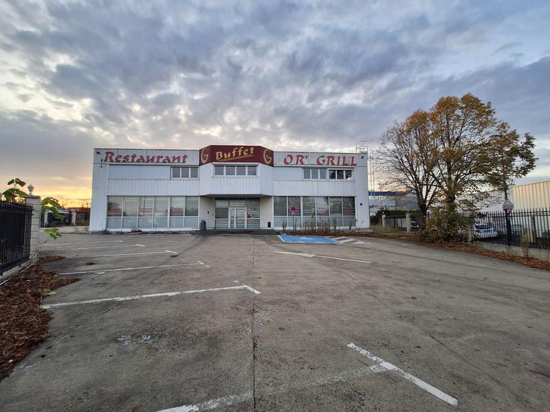 Local commercial - 1 100 m²