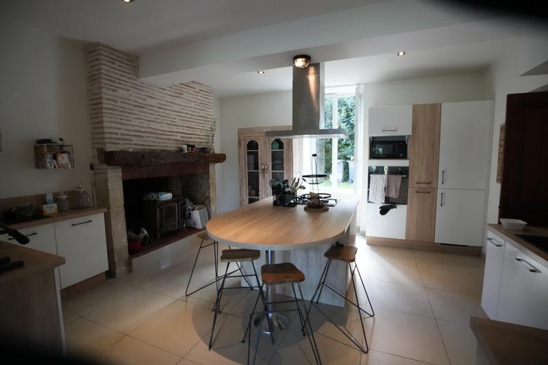 Maison - 220 m² - 8 pièces