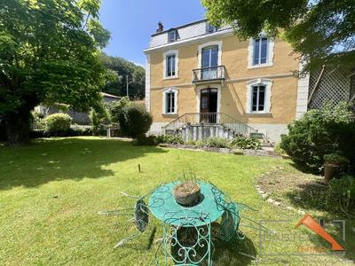Maison bourgeoise - 224 m² - 9 pièces