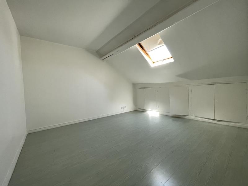 Appartement - 105 m² - 6 pièces