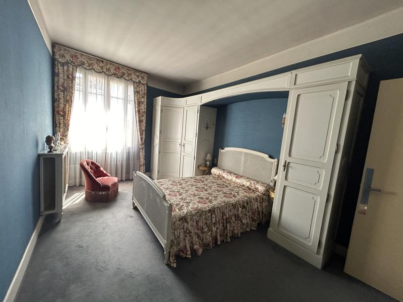 Maison traditionnelle - 188 m² - 7 pièces