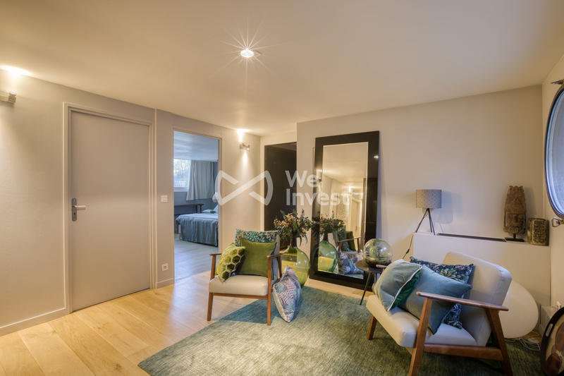 Maison - 260 m² - 8 pièces