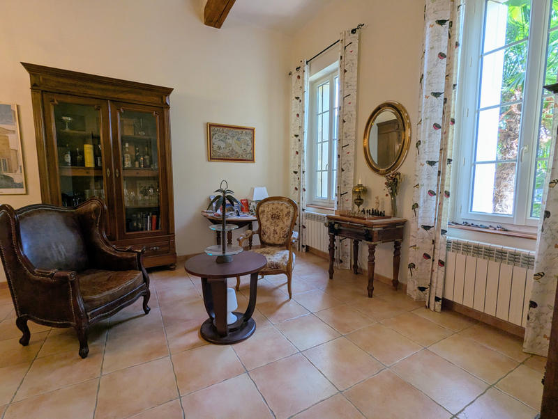 Maison - 300 m² - 10 pièces