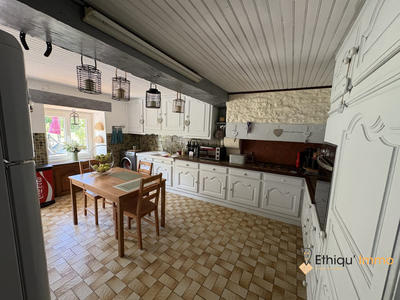 Maison ancienne - 248 m² - 8 pièces