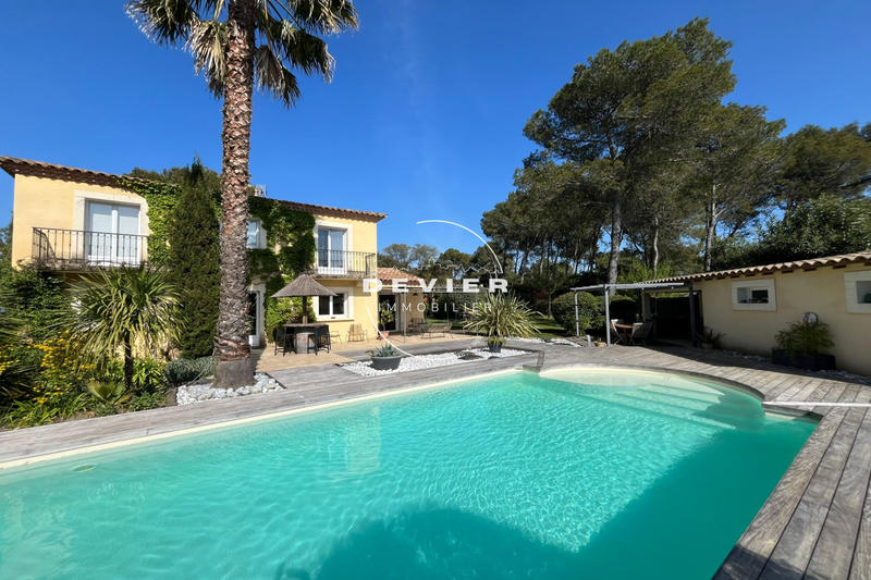 Maison - 180 m² - 6 pièces