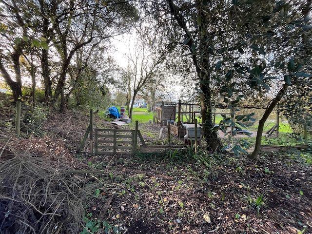 Terrain constructible - 1 200 m²