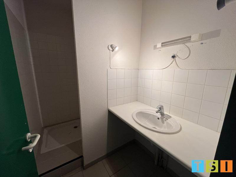 Local d'activités - 199 m² - 3 pièces