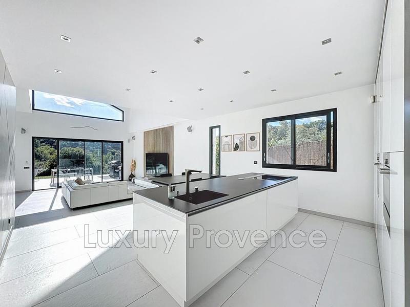 Maison - 174 m² - 5 pièces