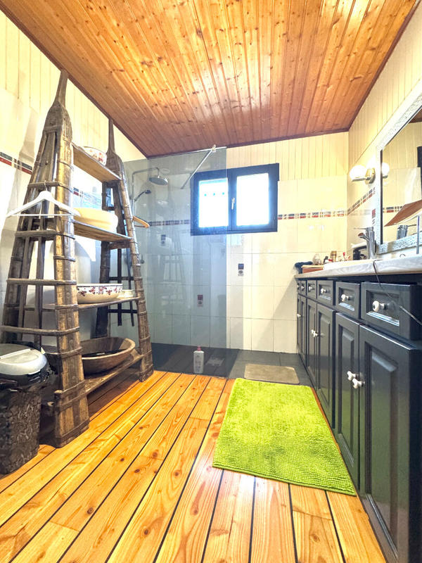 Maison - 190 m² - 9 pièces