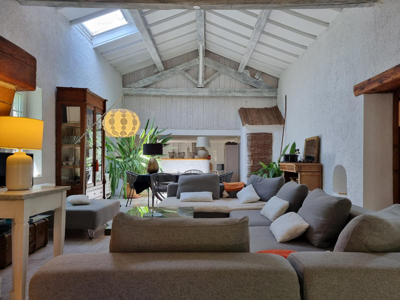 Propriété - 252 m² - 12 pièces