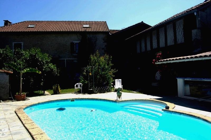 Maison - 270 m² - 6 pièces