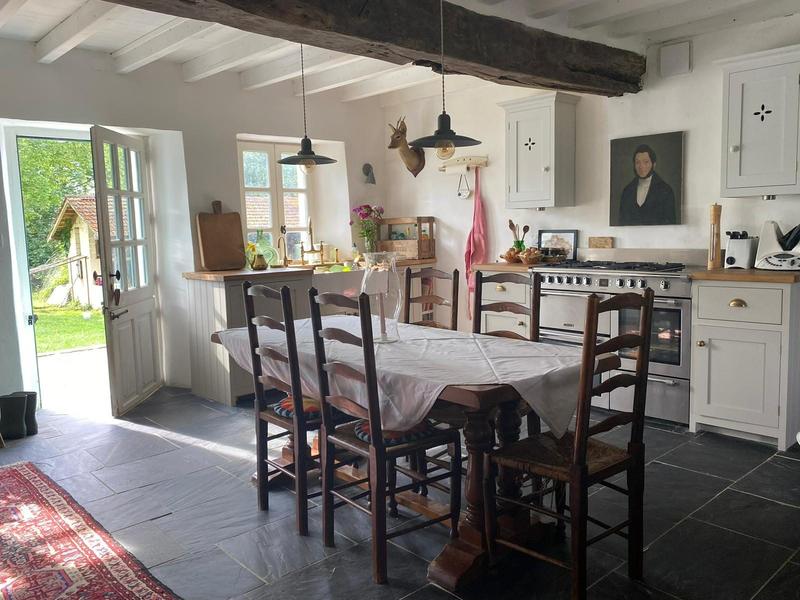 Maison - 240 m² - 9 pièces