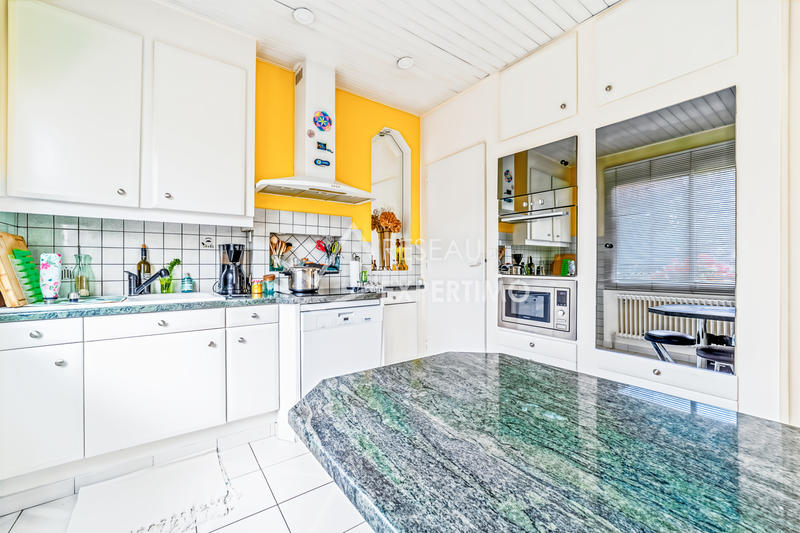 Maison - 206 m² - 9 pièces