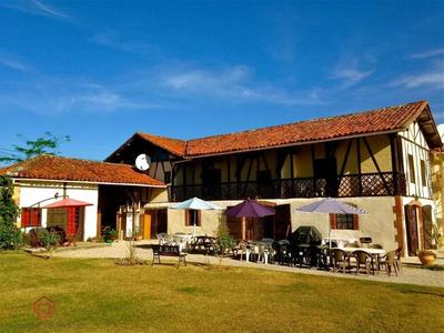 Propriété - 460 m² - 22 pièces