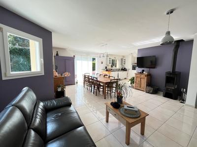 Maison - 178 m² - 10 pièces