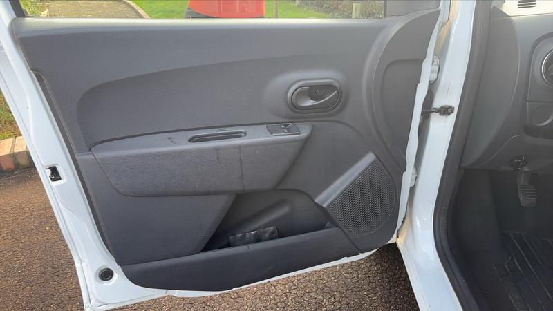 Dacia Lodgy 1.6 Eco-G 100 - Première main