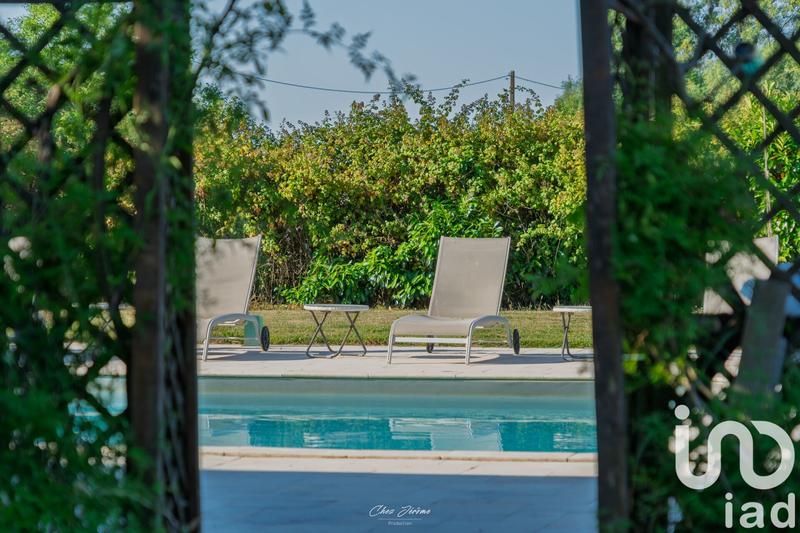 Maison - 375 m² - 11 pièces