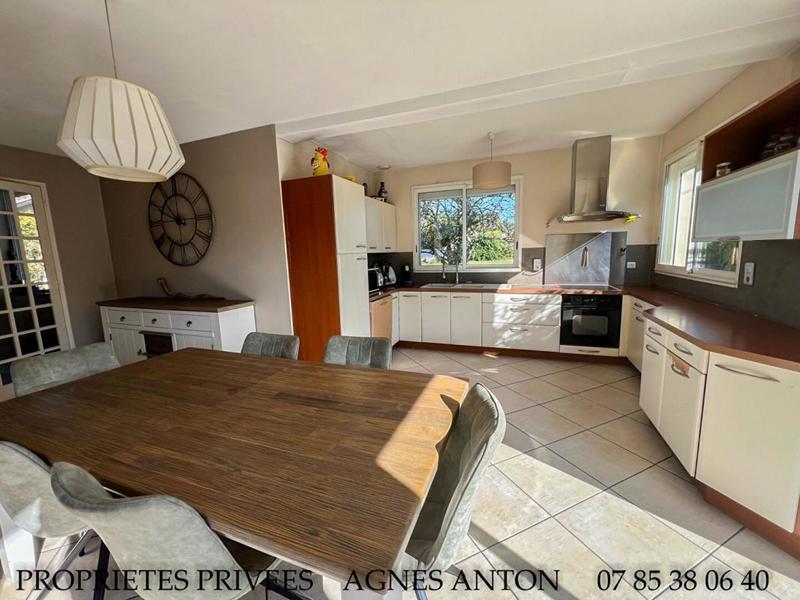 Maison - 225 m² - 8 pièces