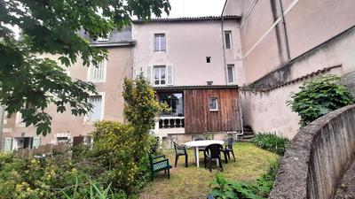 Immeuble - 144 m² - 9 pièces