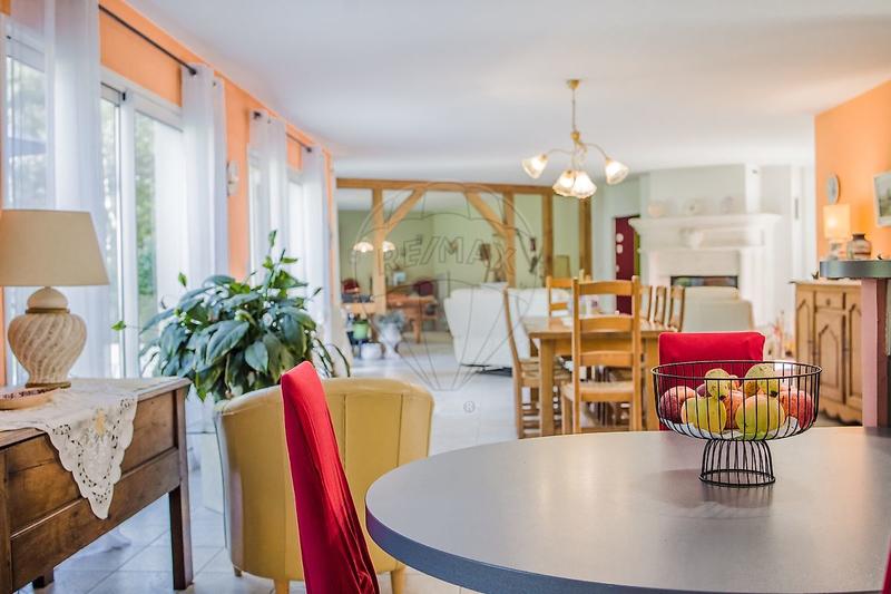 Propriété - 262 m² - 10 pièces