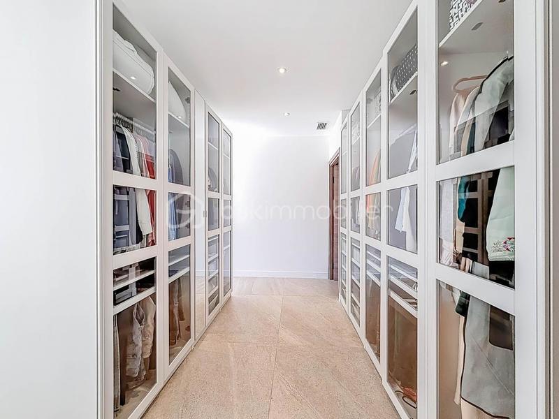 Maison - 346 m² - 8 pièces