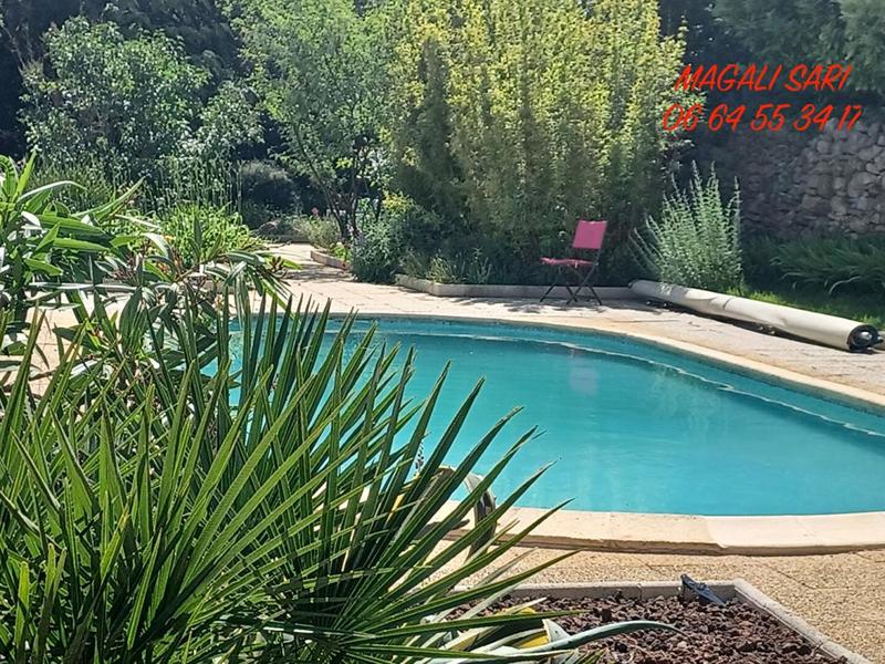 Maison - 211 m² - 8 pièces