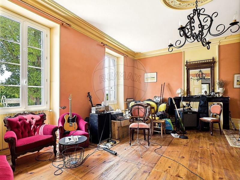 Maison de maîtres - 531 m² - 11 pièces