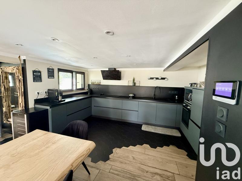 Maison - 203 m² - 5 pièces