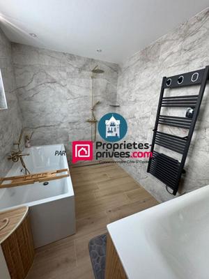 Maison - 223 m² - 10 pièces