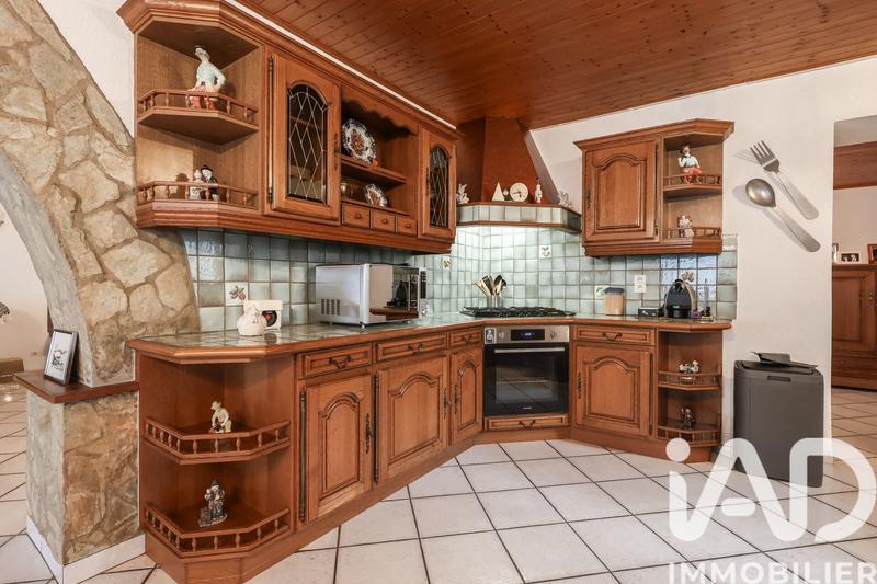 Maison - 258 m² - 7 pièces