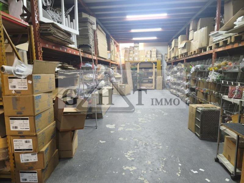 Entrepôt - 488 m²