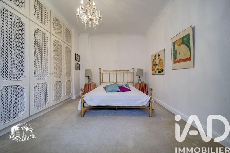 Maison - 464 m² - 12 pièces