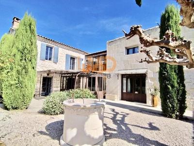 Maison - 300 m² - 11 pièces