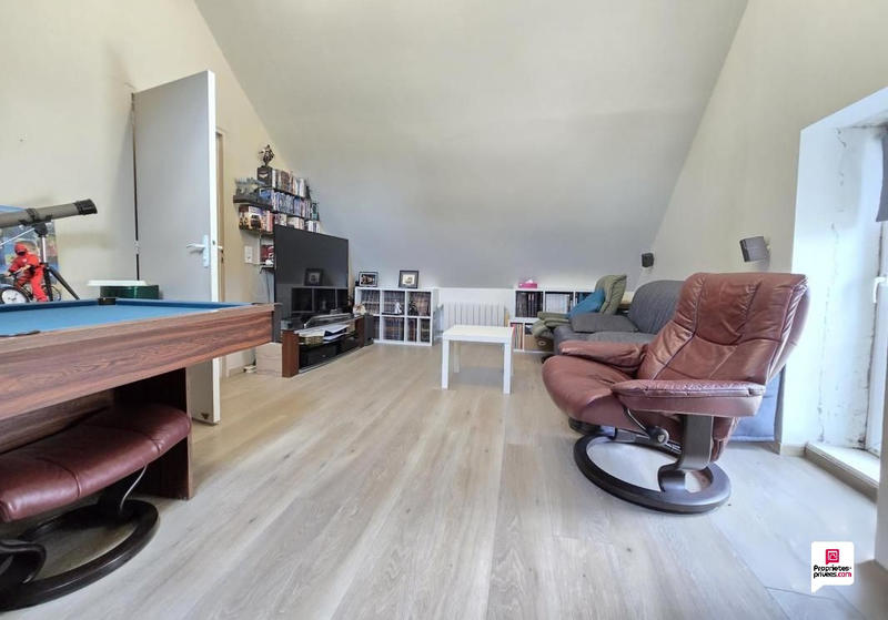 Maison - 162 m² - 8 pièces