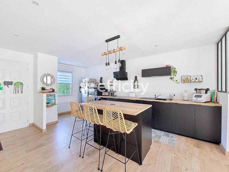 Pavillon - 90 m² - 4 pièces