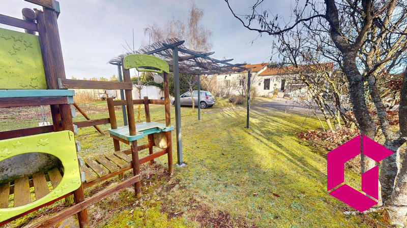 Maison traditionnelle - 243 m² - 5 pièces