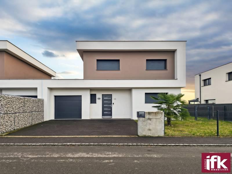 Maison - 142 m² - 5 pièces