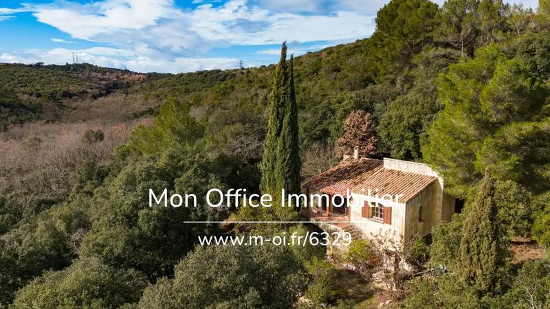 Propriété - 980 m² - 10 pièces