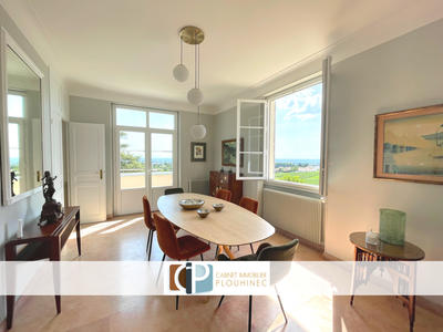 Maison - 245 m² - 7 pièces