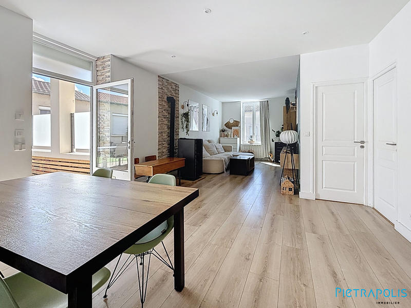 Appartement - 90 m² - 4 pièces