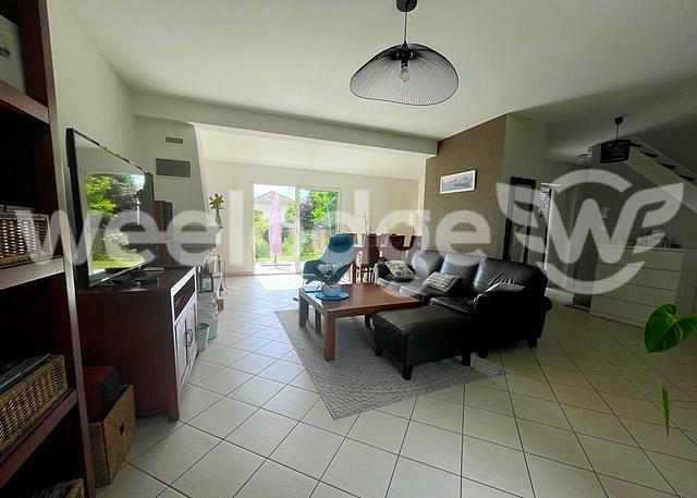 Maison traditionnelle - 140 m² - 6 pièces